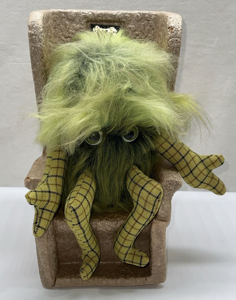 RARE 1967 Spectacular Products Vintage Green Duke Of Carnaby with Throne